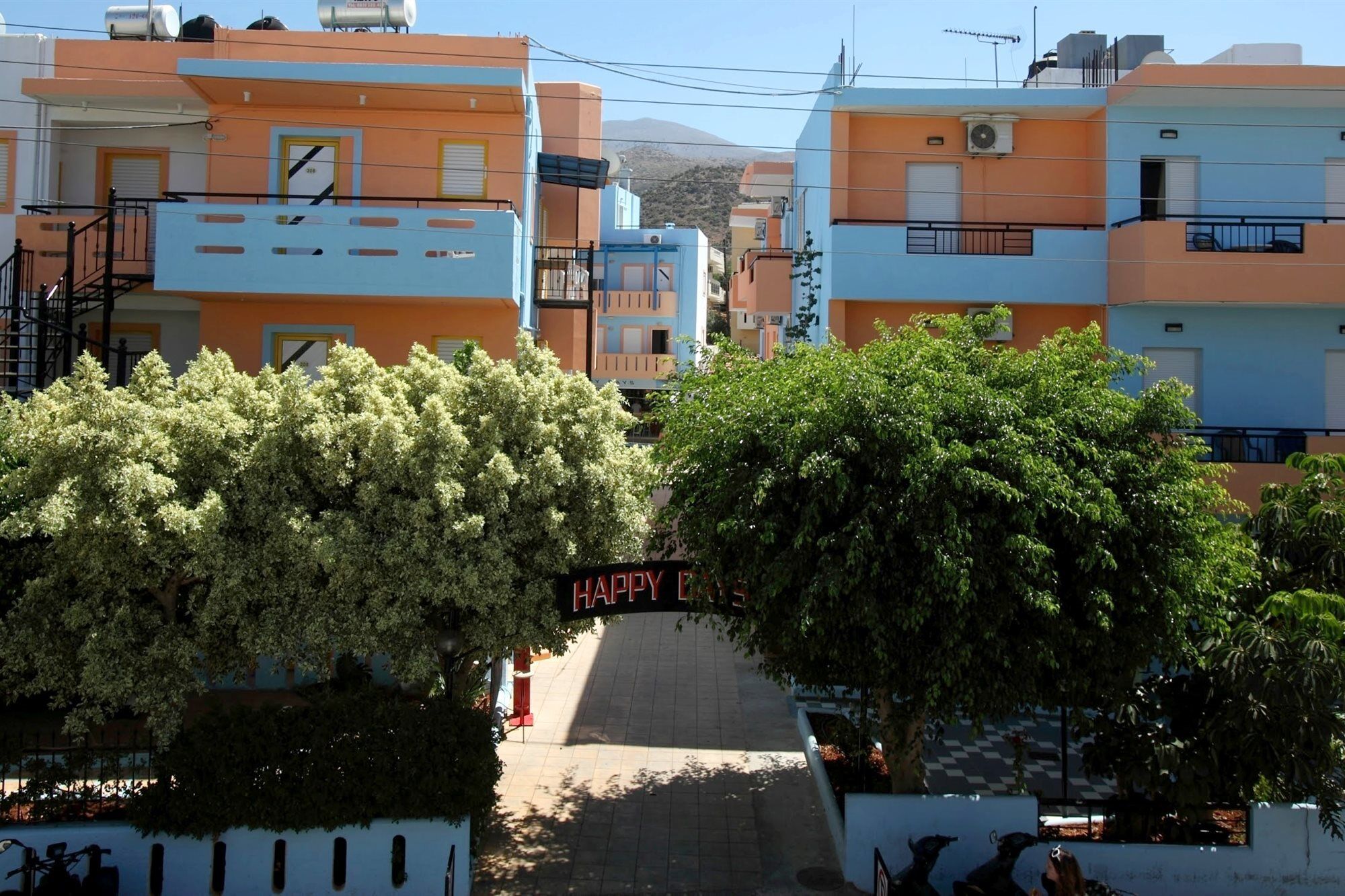 Aparthotel Happy Days Malia Esterno foto